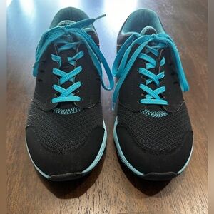 Vionic Venture Black Blue Walking Athletic Sneaker EUC Size 8